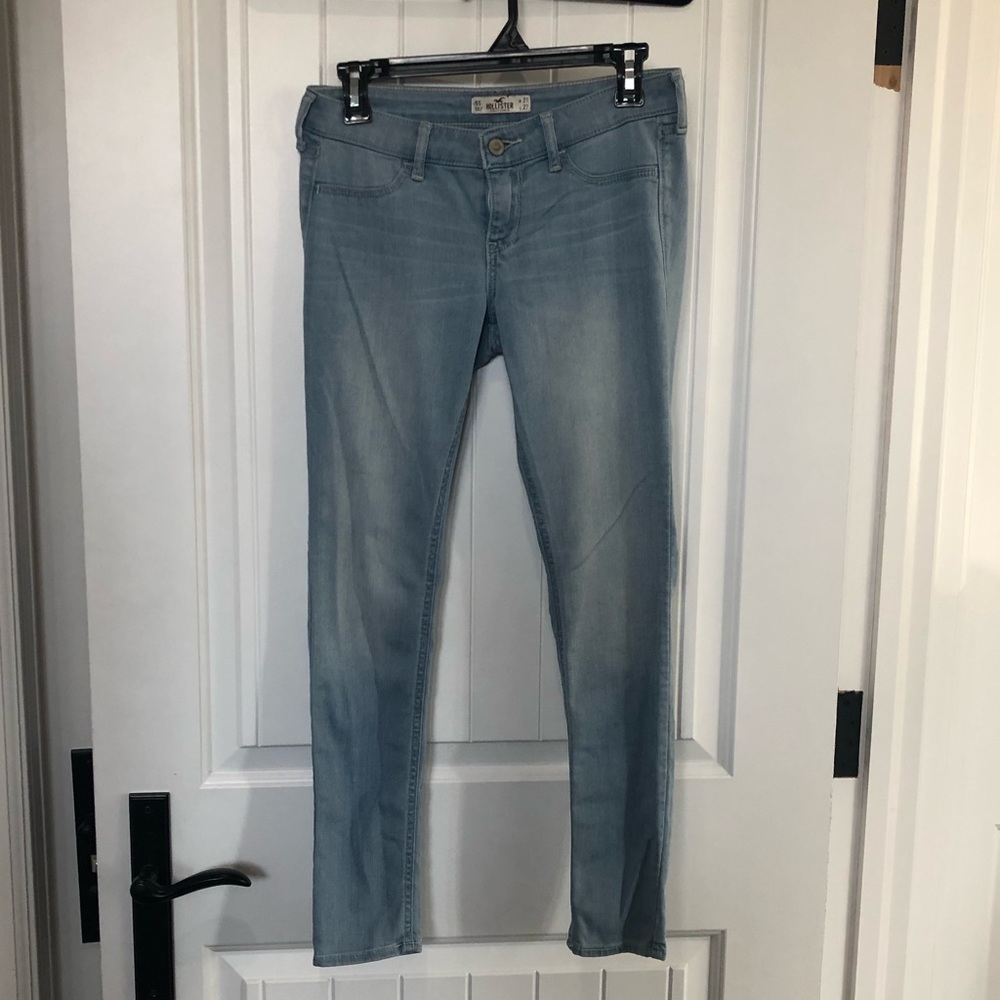 Hollister size 27 light denim jegging